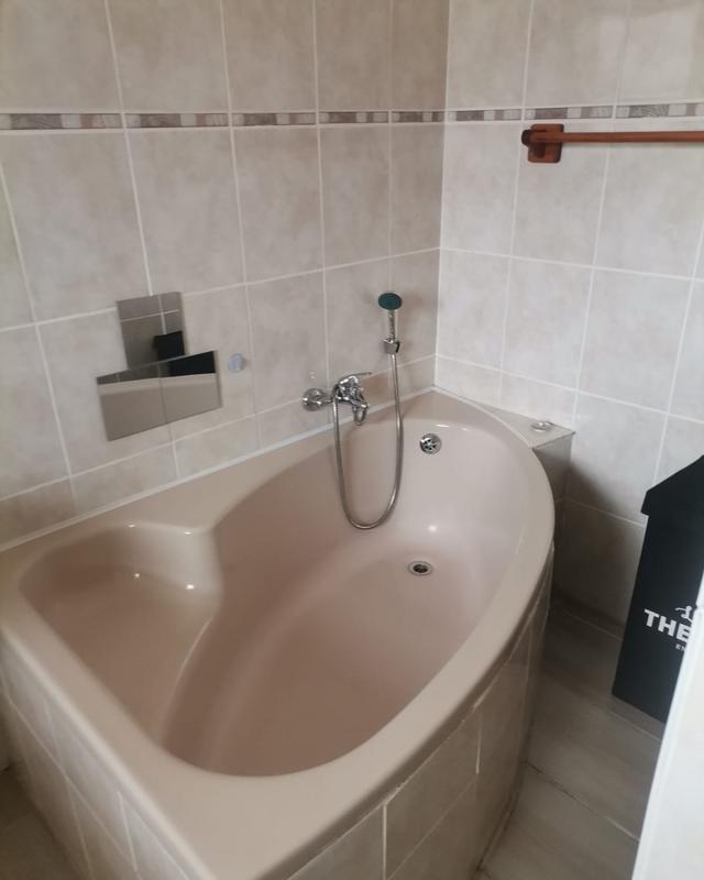 2 Bedroom Property for Sale in Stilbaai Wes Western Cape